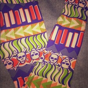 3 for $15 LuLaRoe Skull Leggings OS